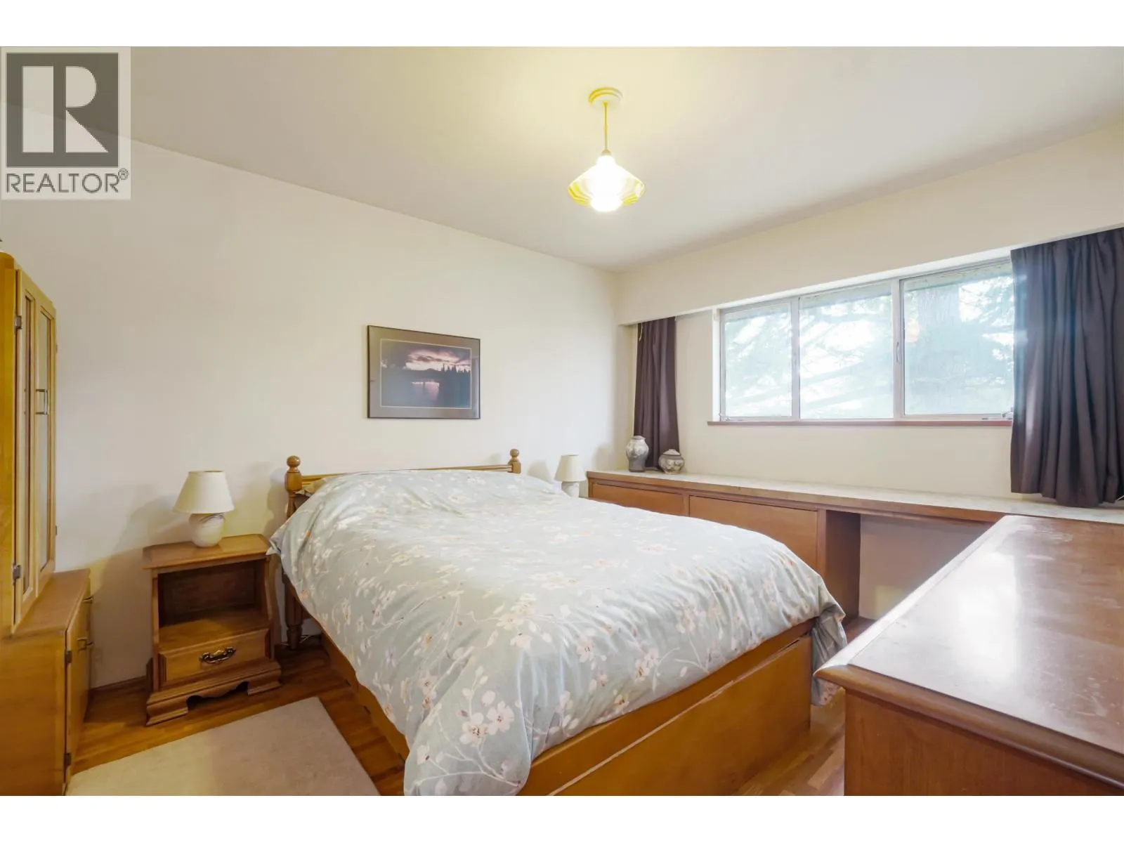 9831 SEACOTE ROAD