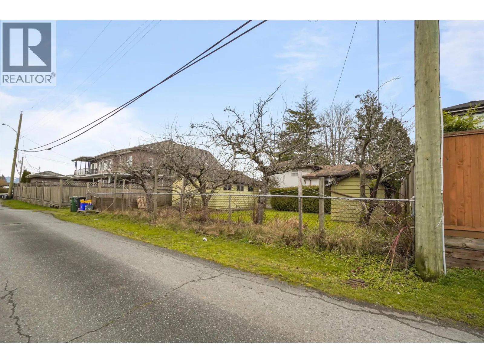 9831 SEACOTE ROAD
