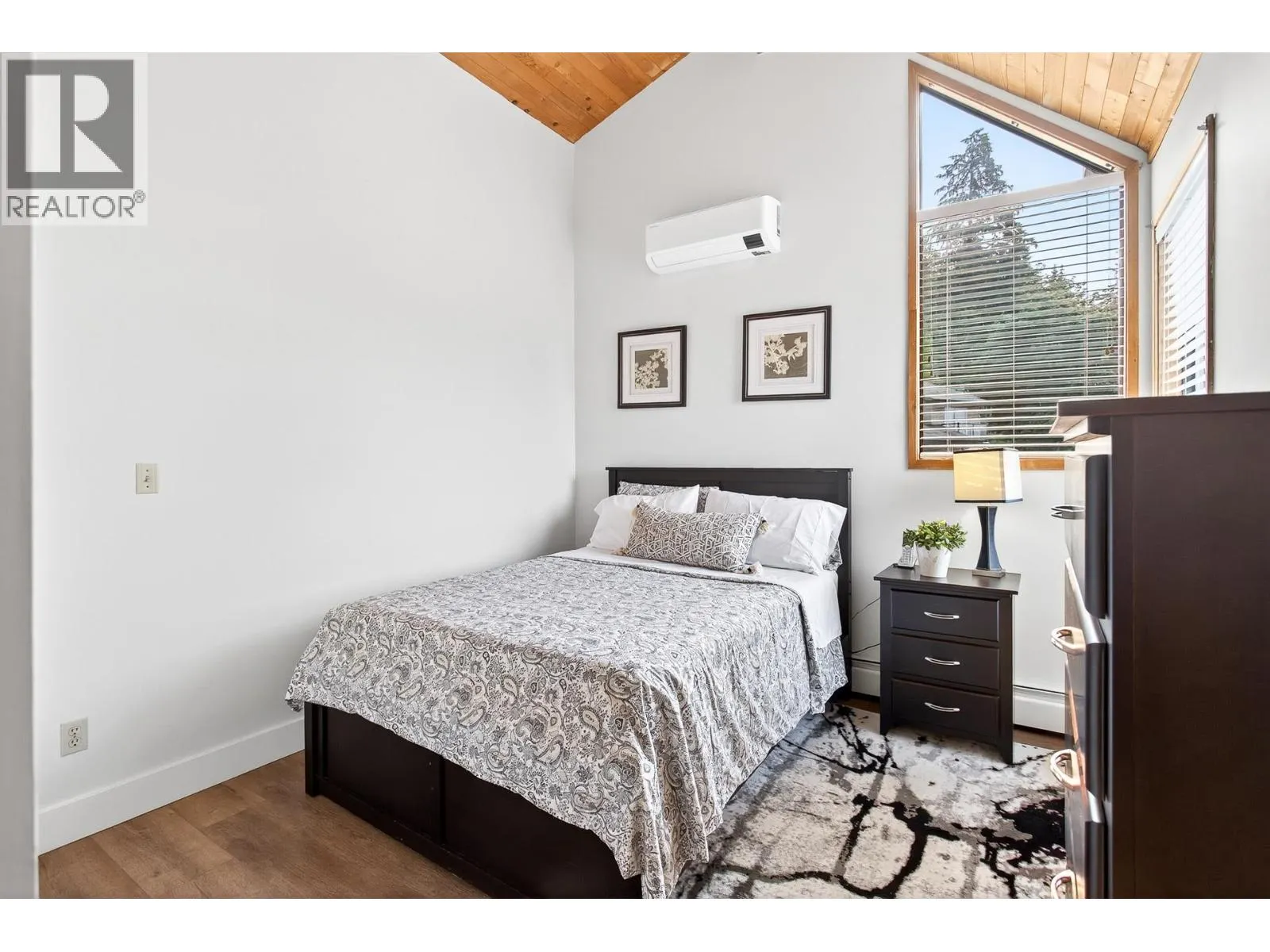 15 CRAWFORD BAY