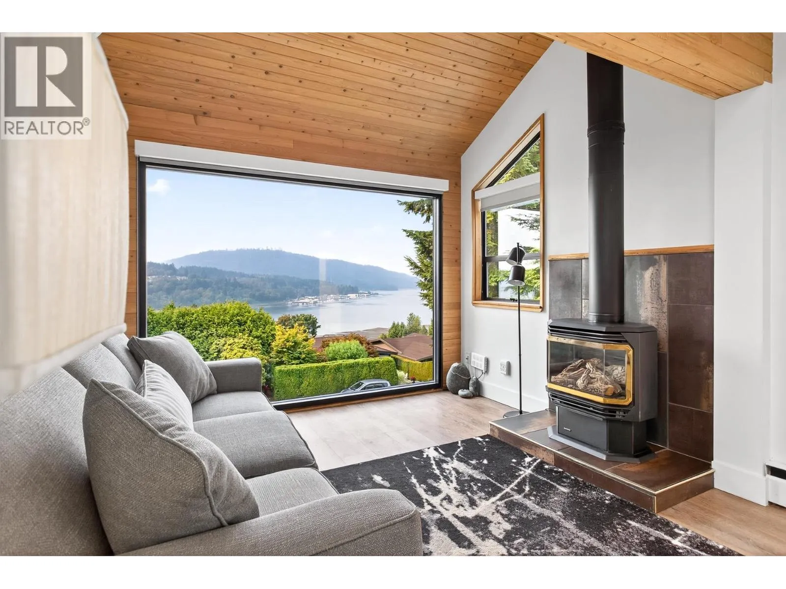 15 CRAWFORD BAY