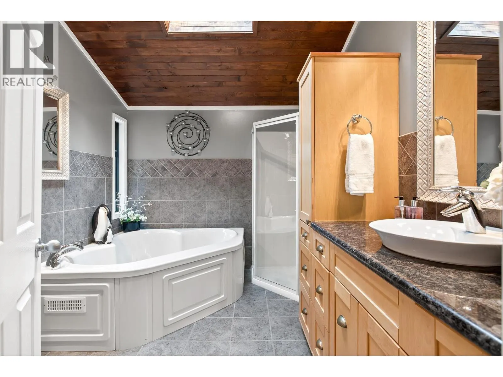 15 CRAWFORD BAY