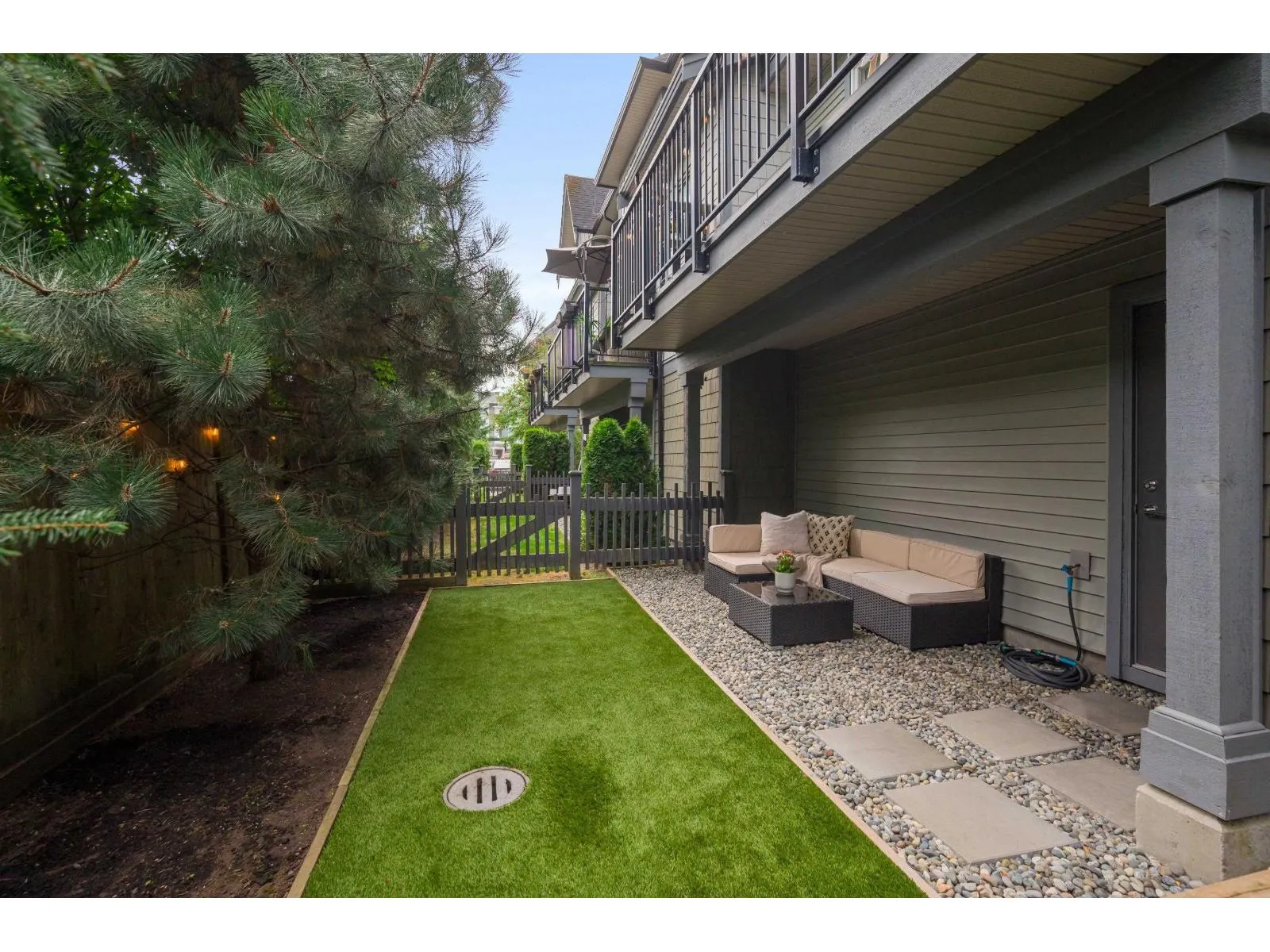 37 8050 204 STREET