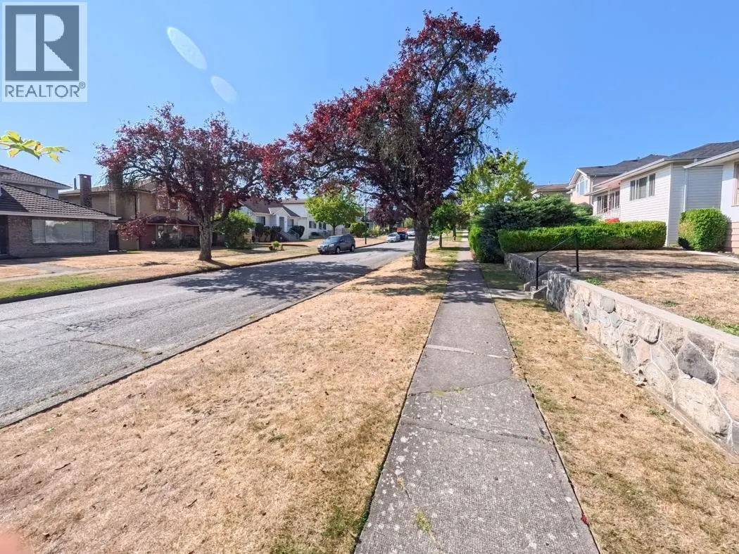749 W 60TH AVENUE