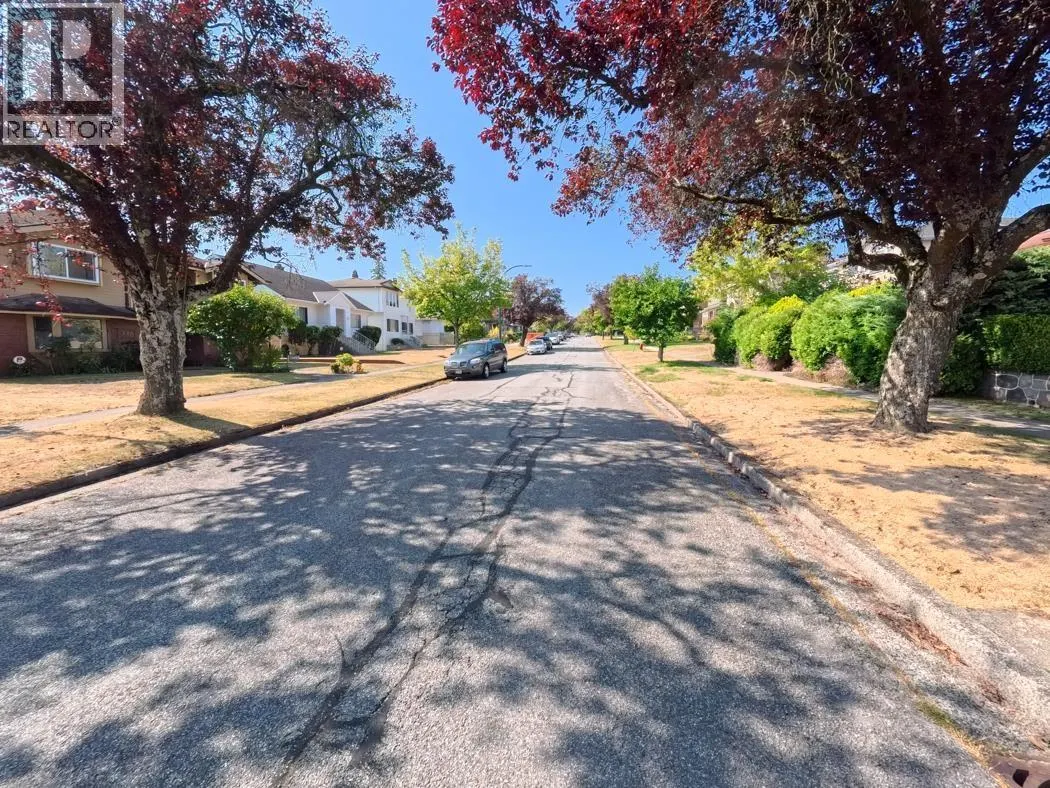 749 W 60TH AVENUE