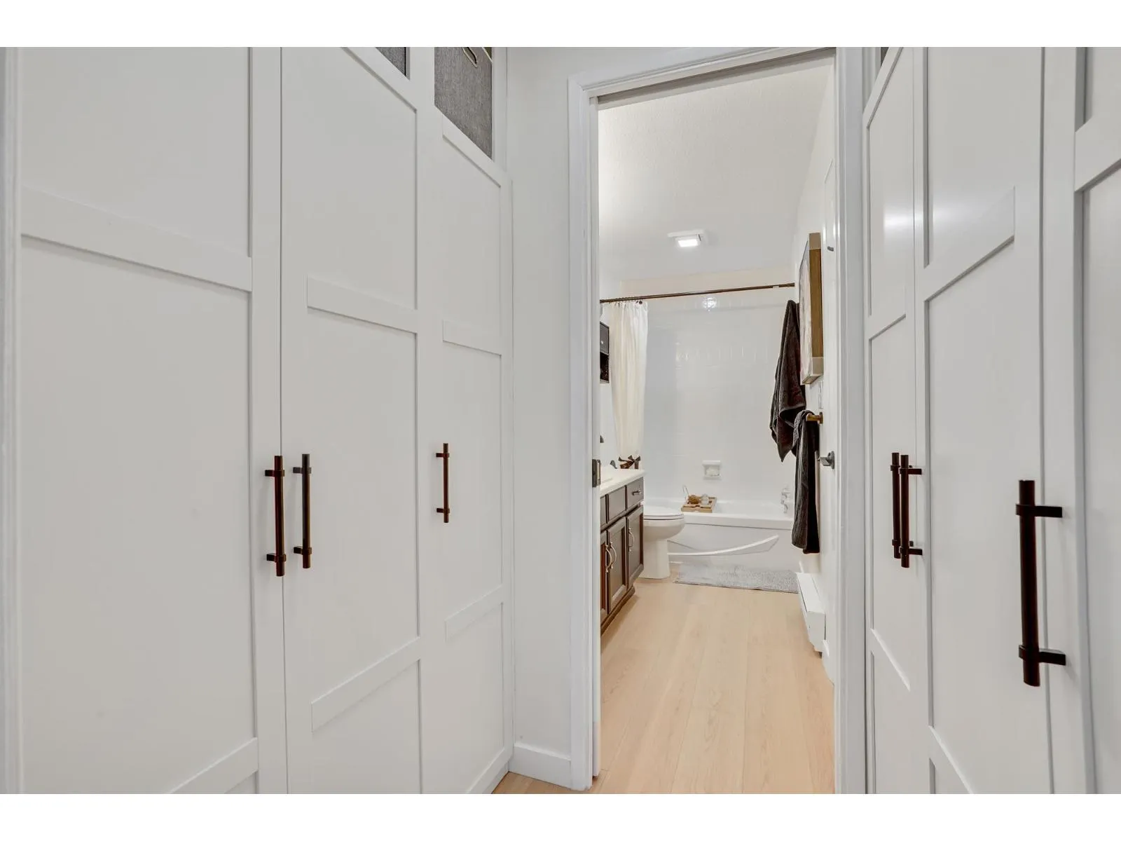 310 33490 COTTAGE LANE