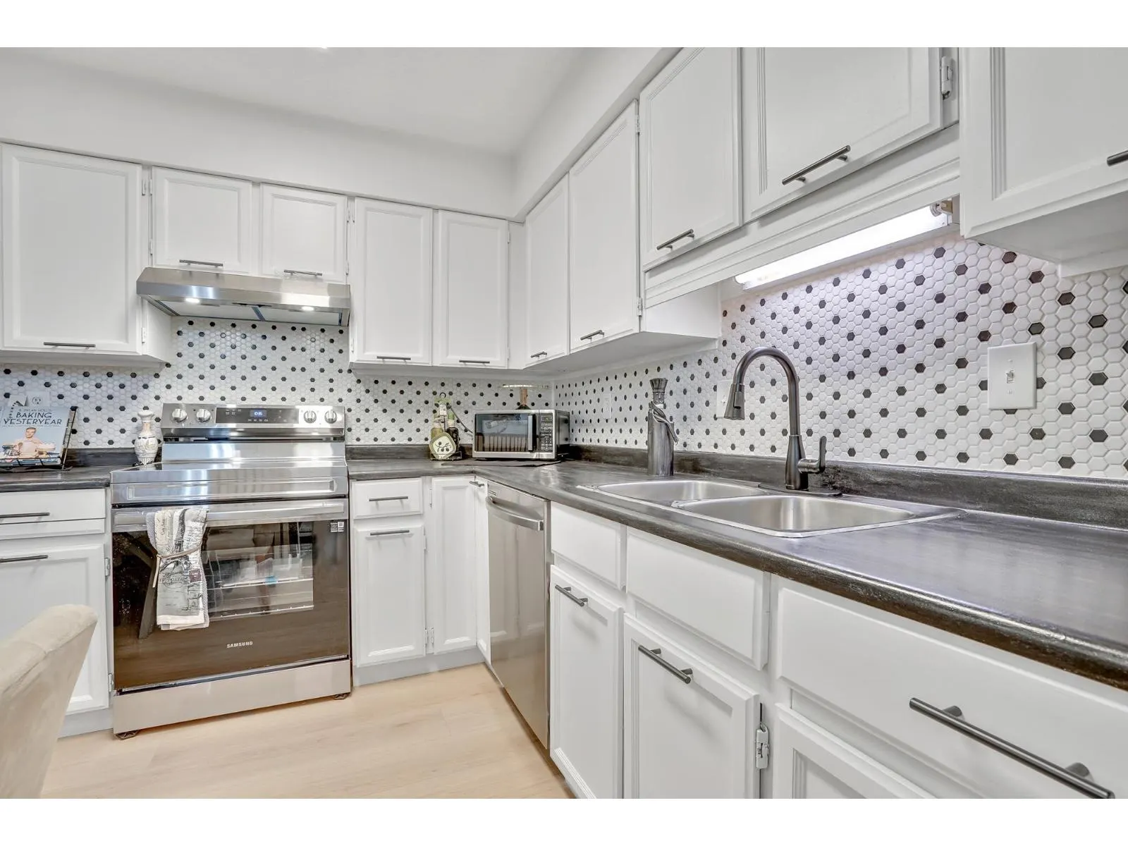 310 33490 COTTAGE LANE