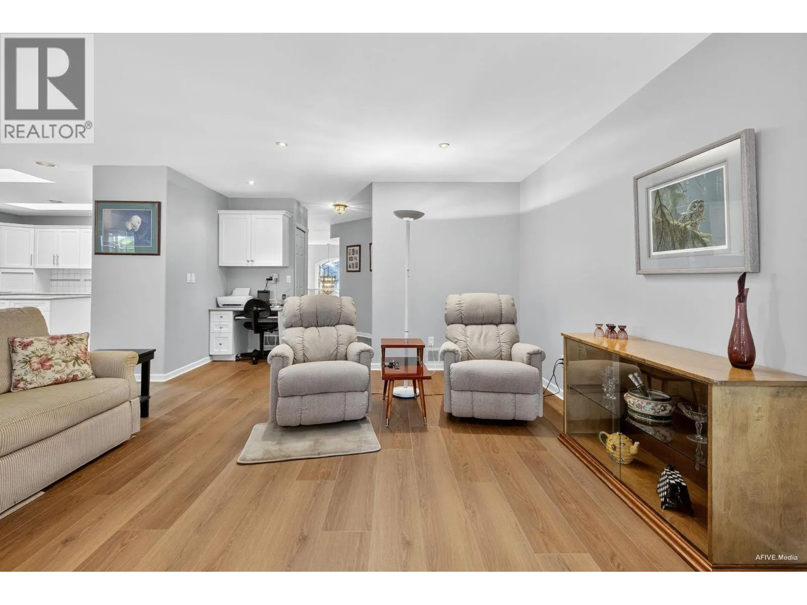 38 TIMBERCREST DRIVE