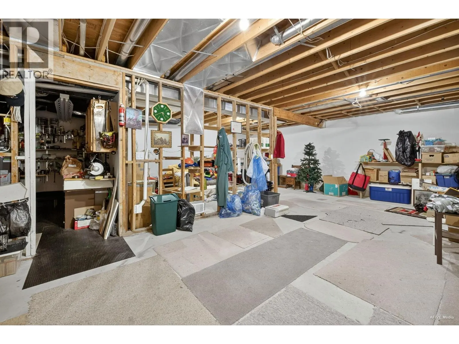 38 TIMBERCREST DRIVE