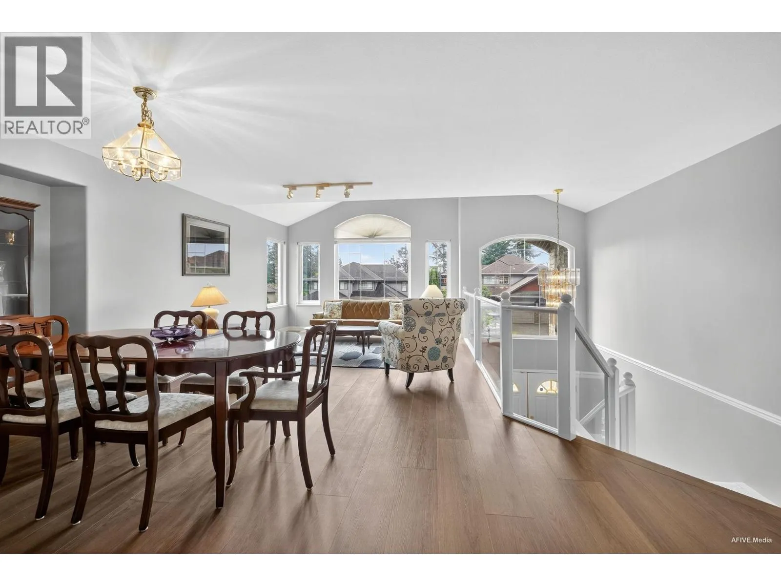 38 TIMBERCREST DRIVE