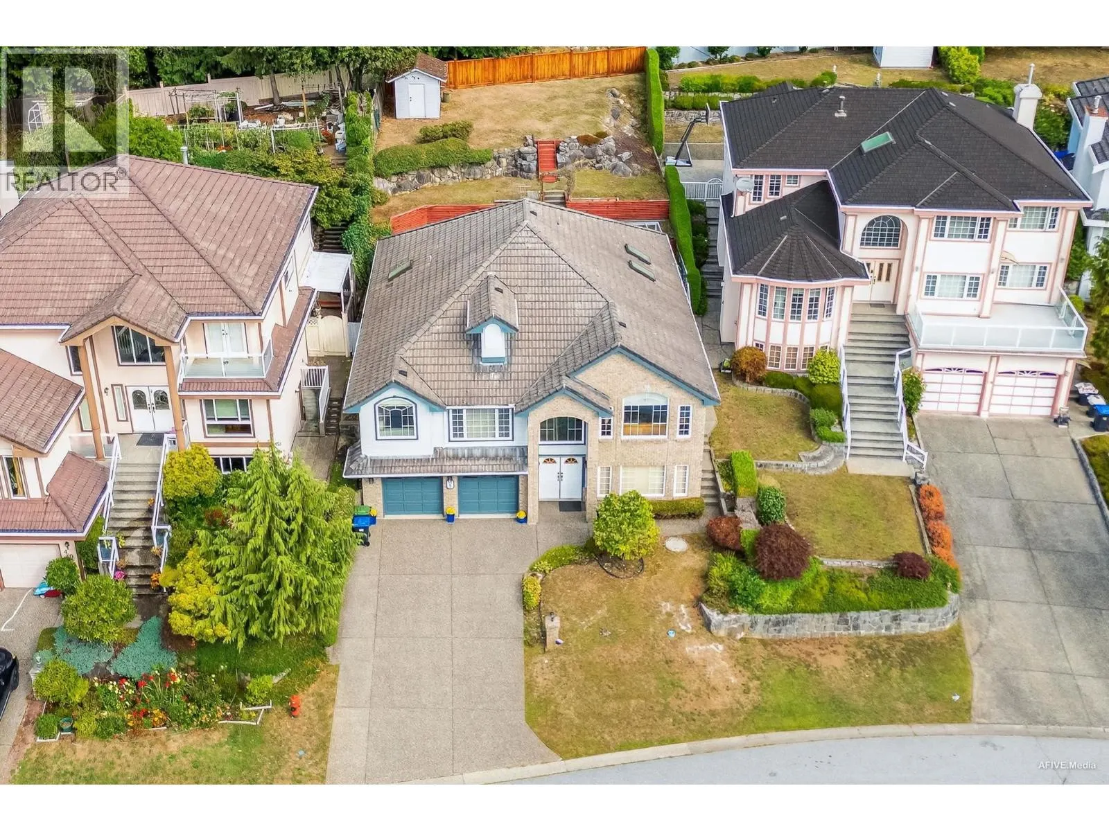 38 TIMBERCREST DRIVE