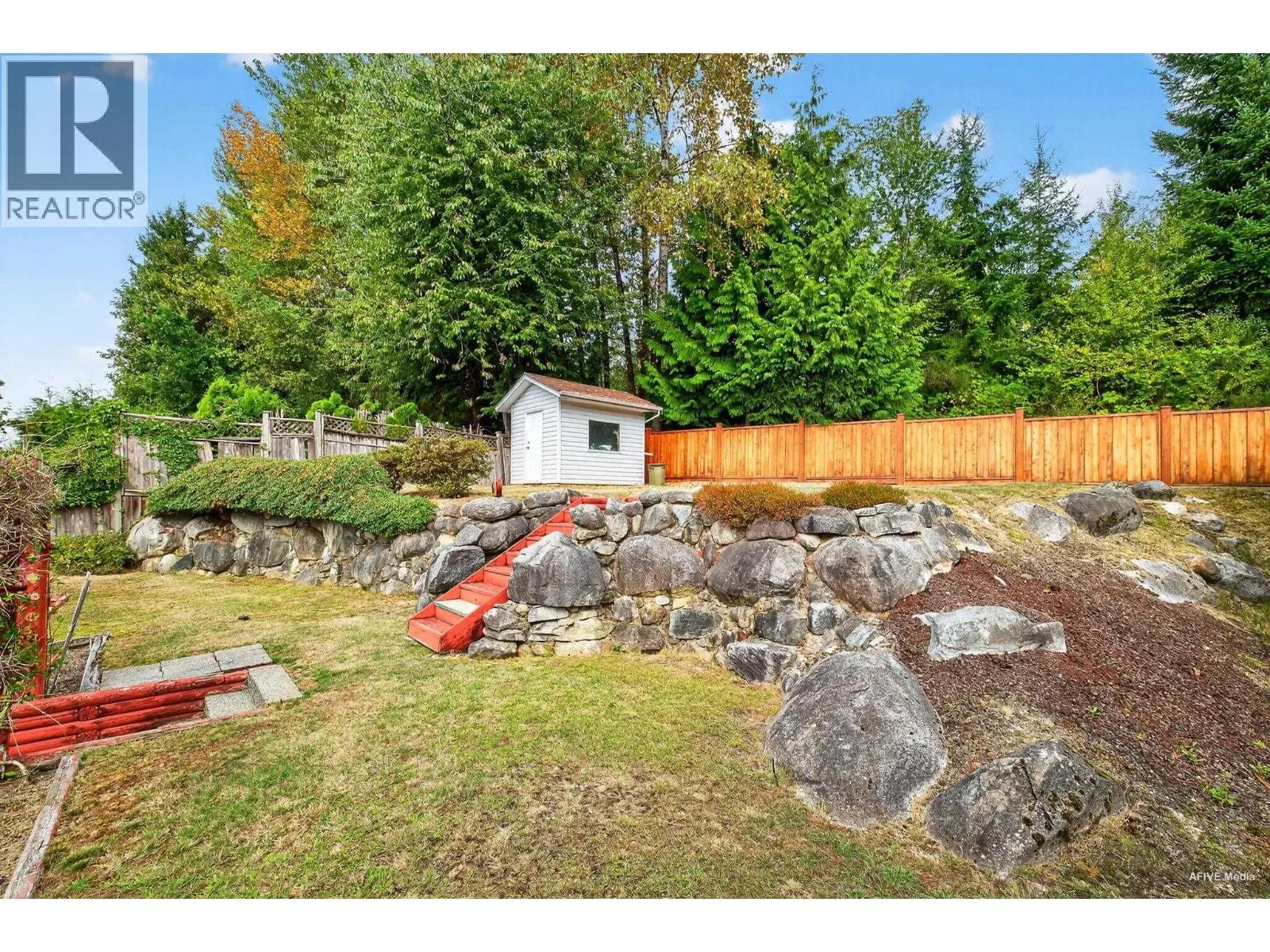 38 TIMBERCREST DRIVE