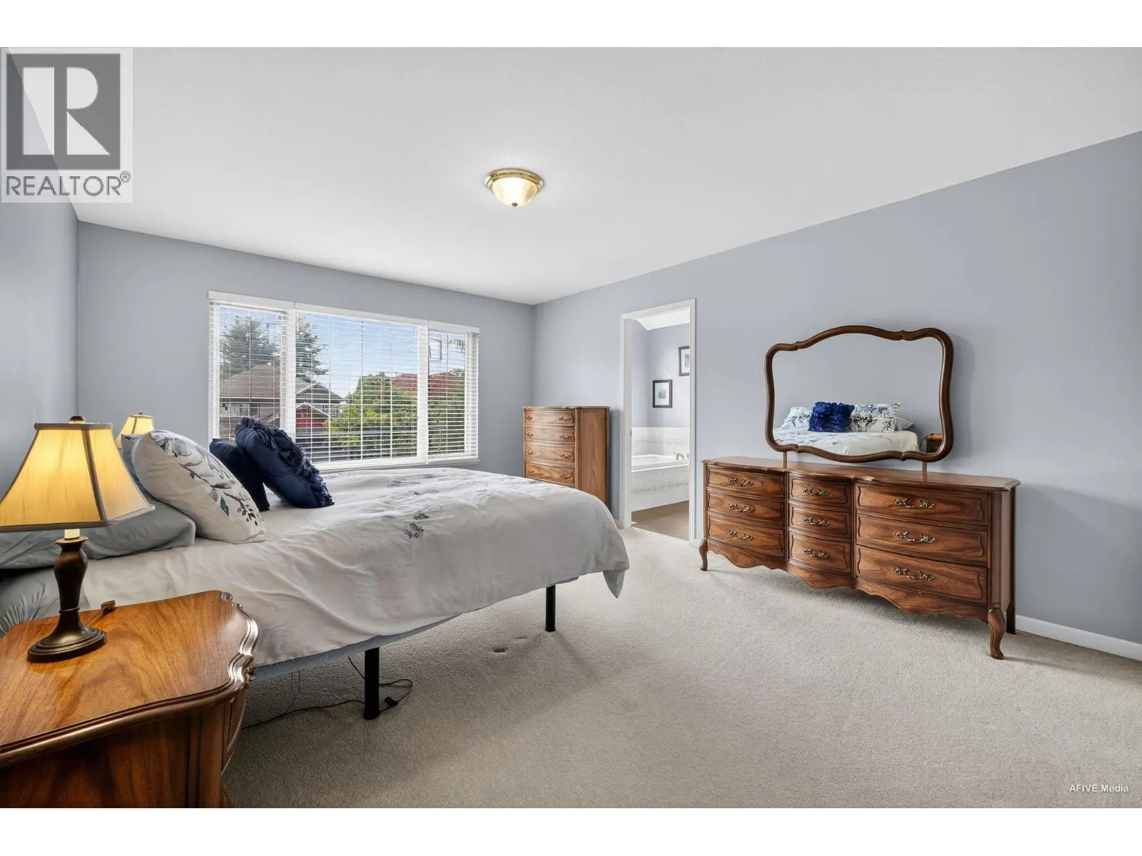 38 TIMBERCREST DRIVE