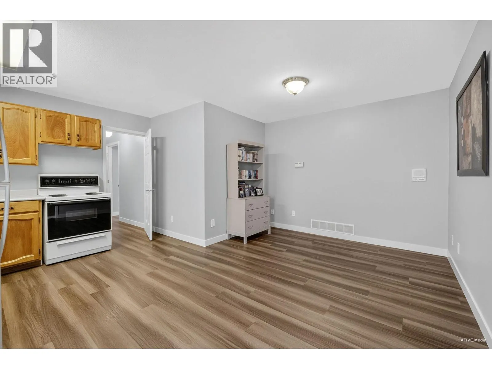 38 TIMBERCREST DRIVE
