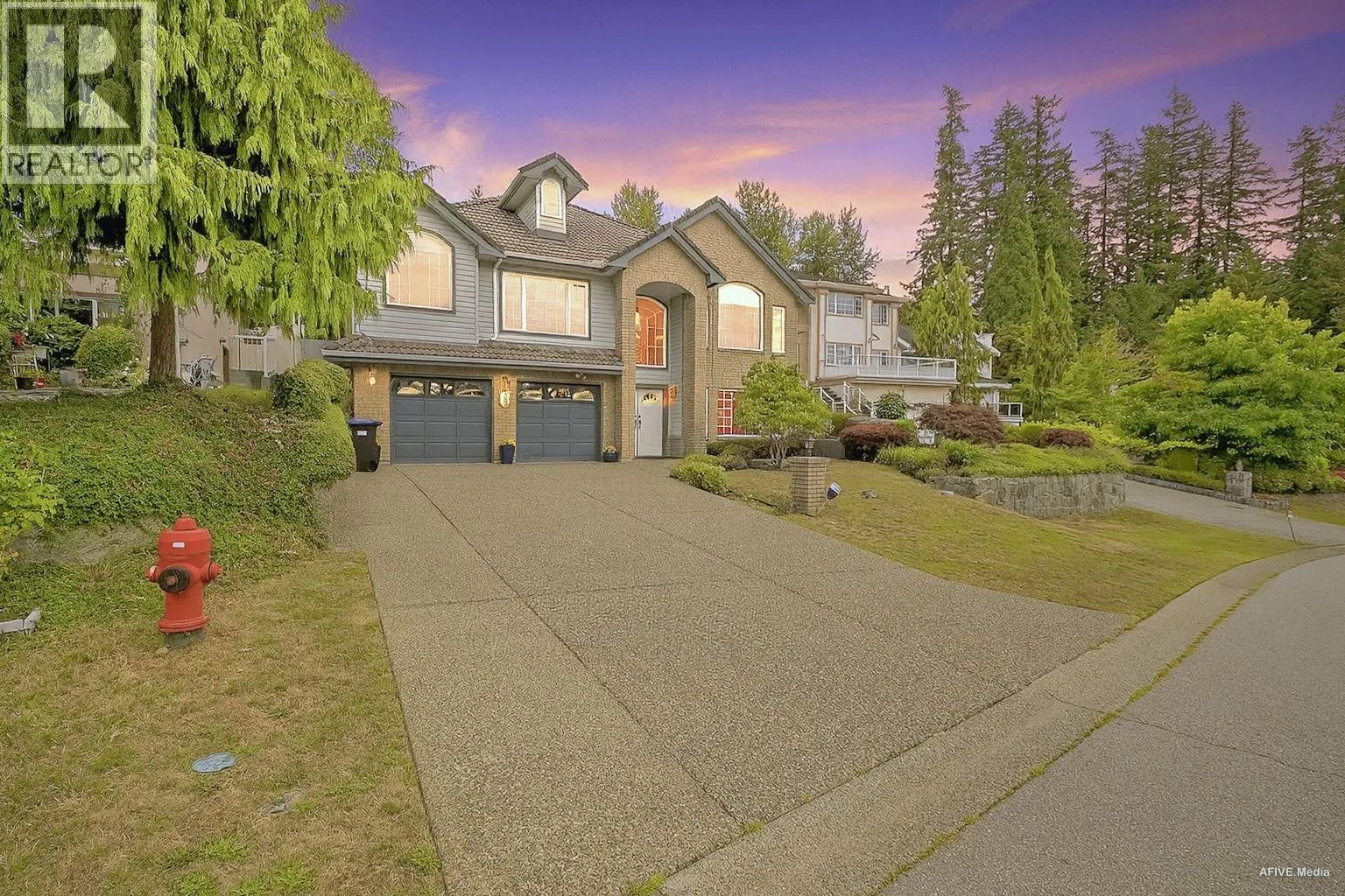 38 TIMBERCREST DRIVE