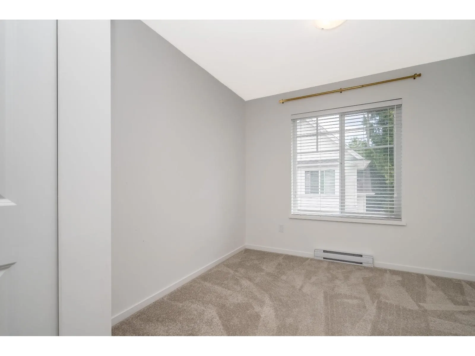 105 15850 85 AVENUE