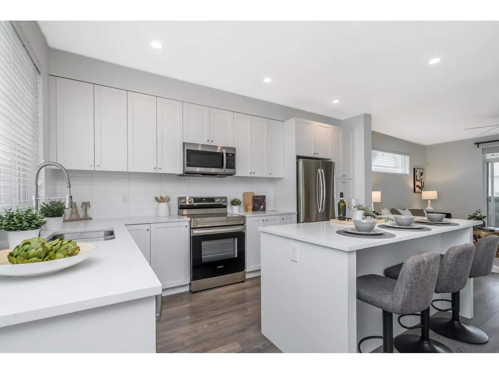 105 15850 85 AVENUE