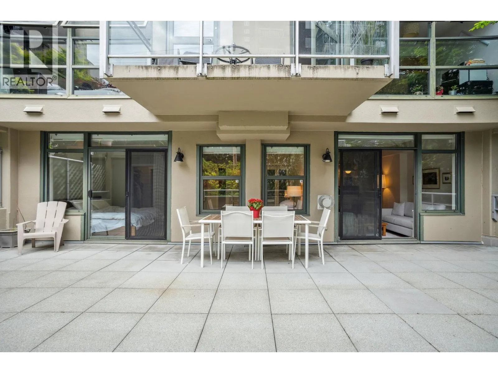 100 1688 ROBSON STREET