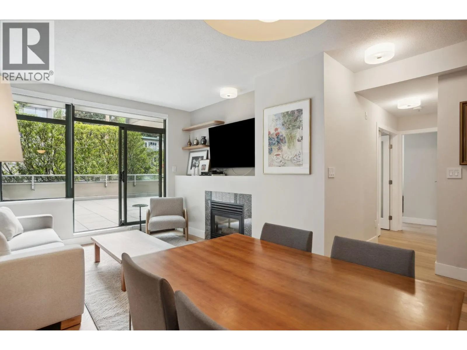 100 1688 ROBSON STREET