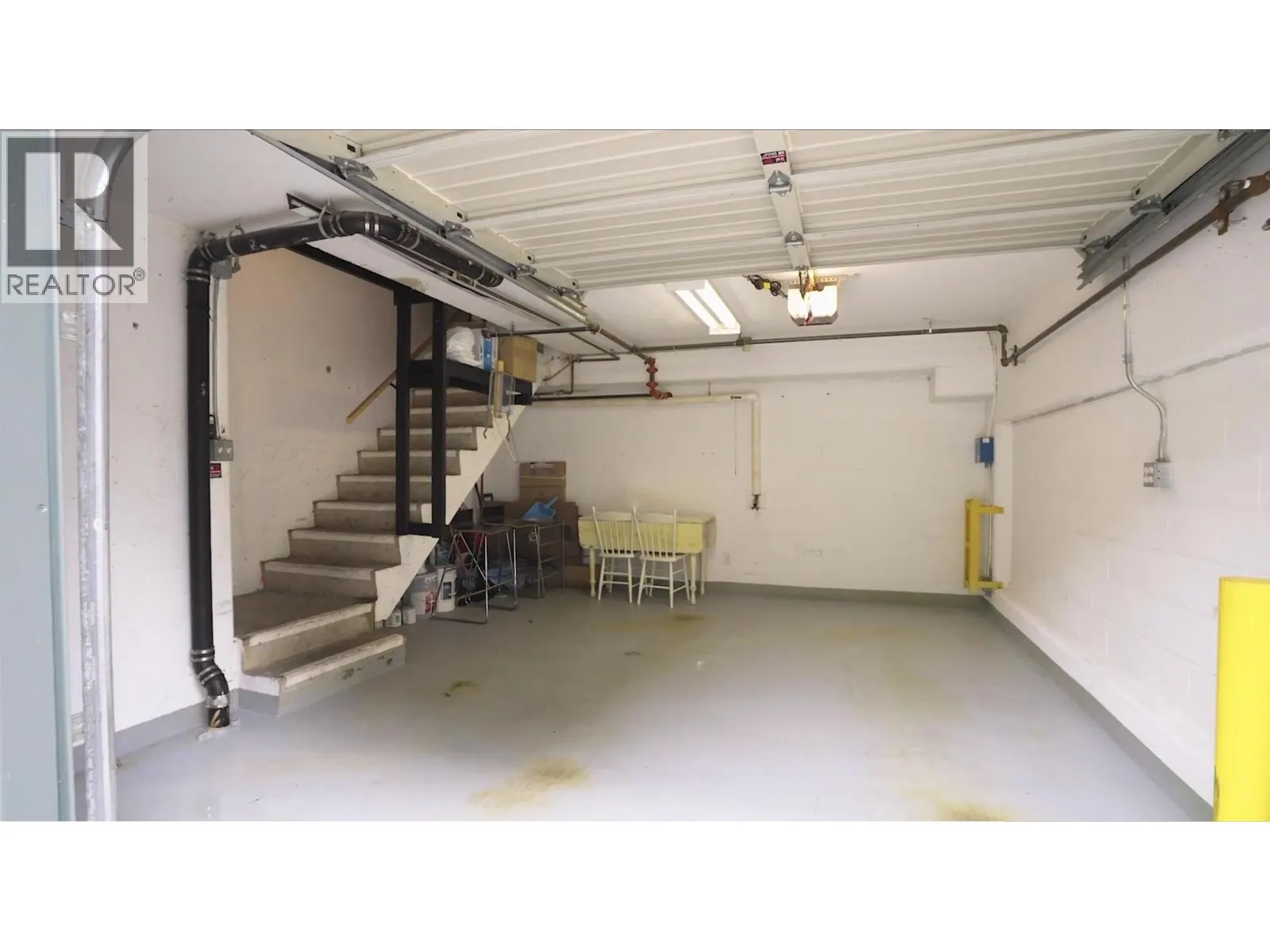 100 1688 ROBSON STREET