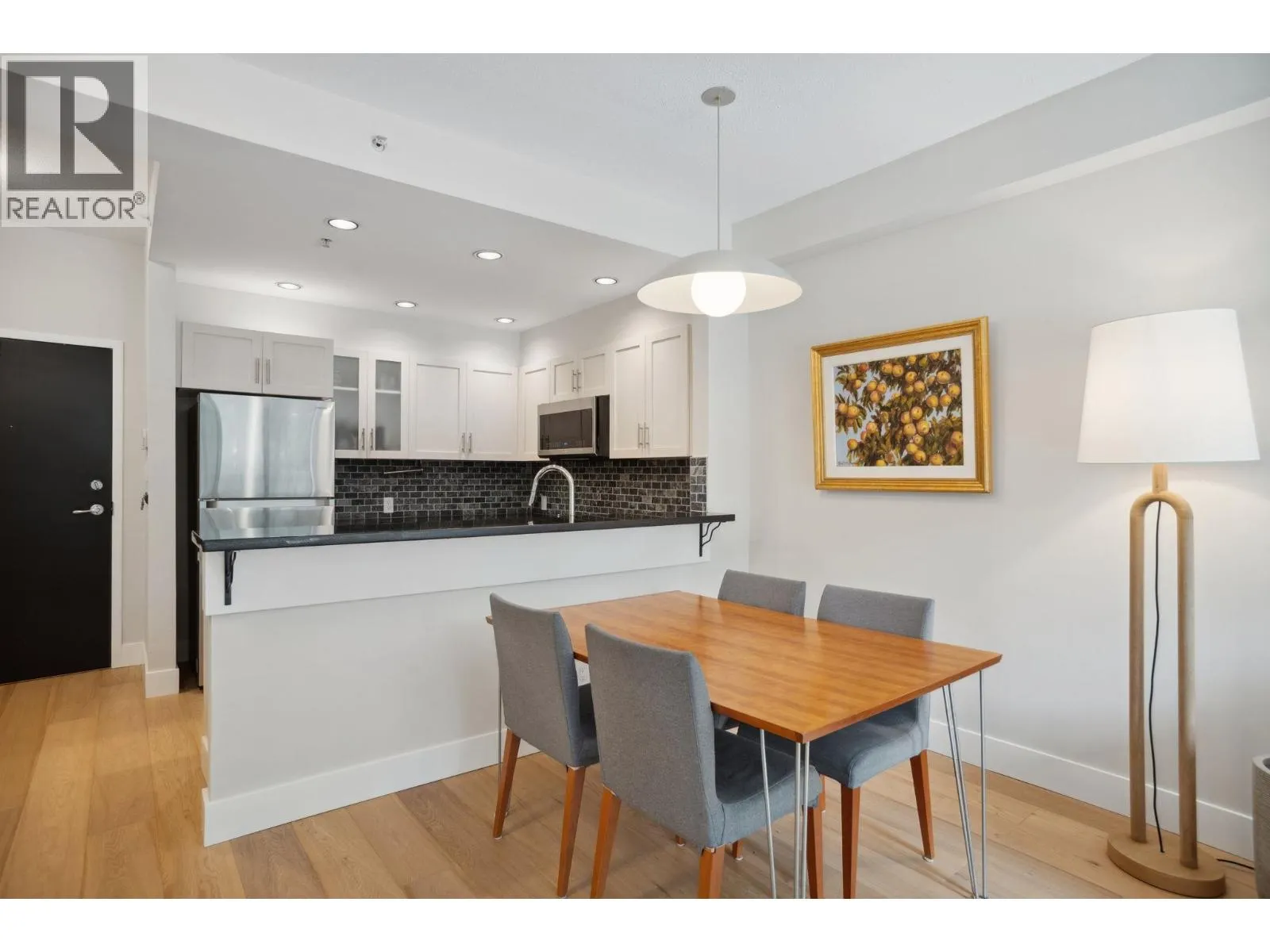 100 1688 ROBSON STREET