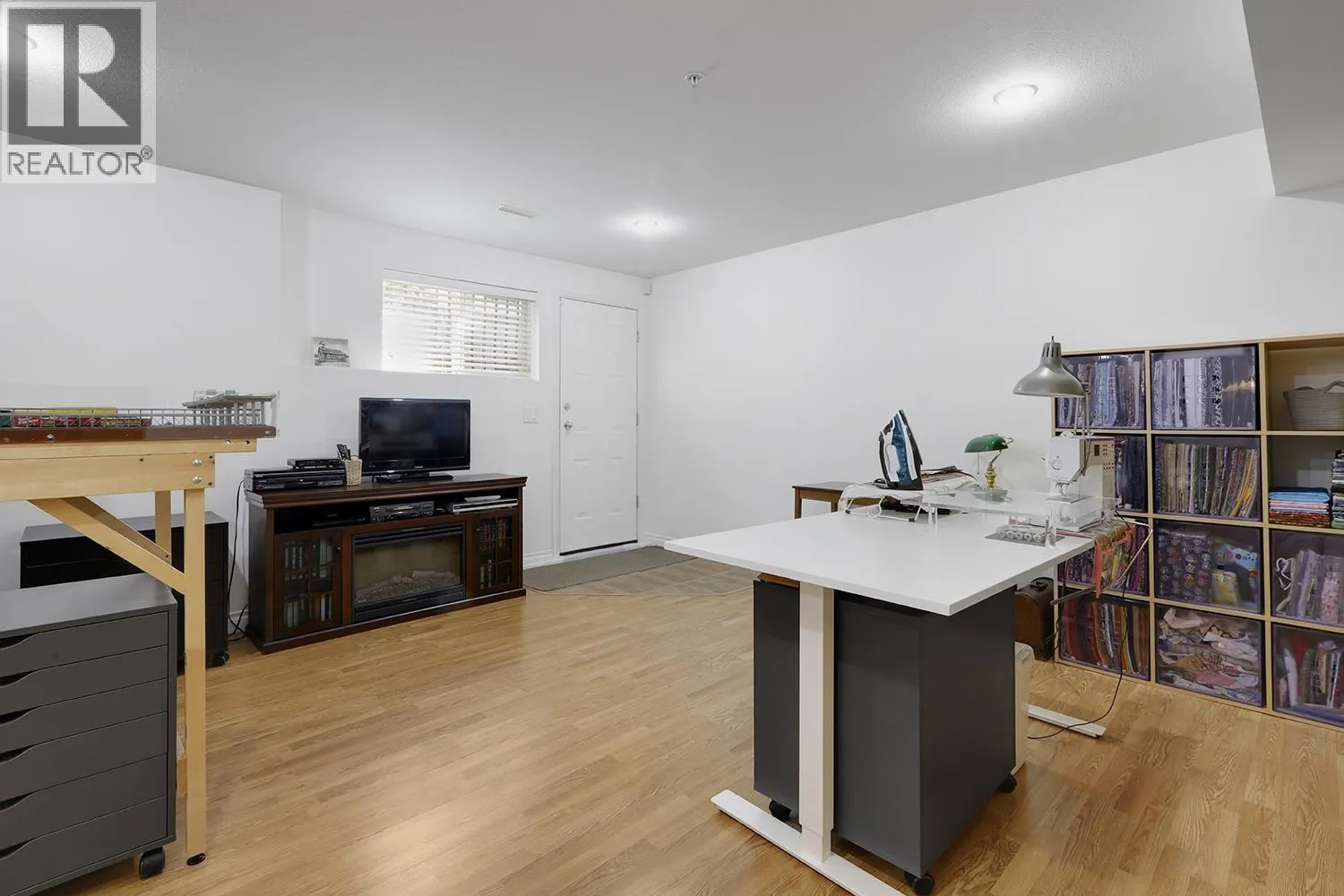 13895 DOCKSTEADER LOOP