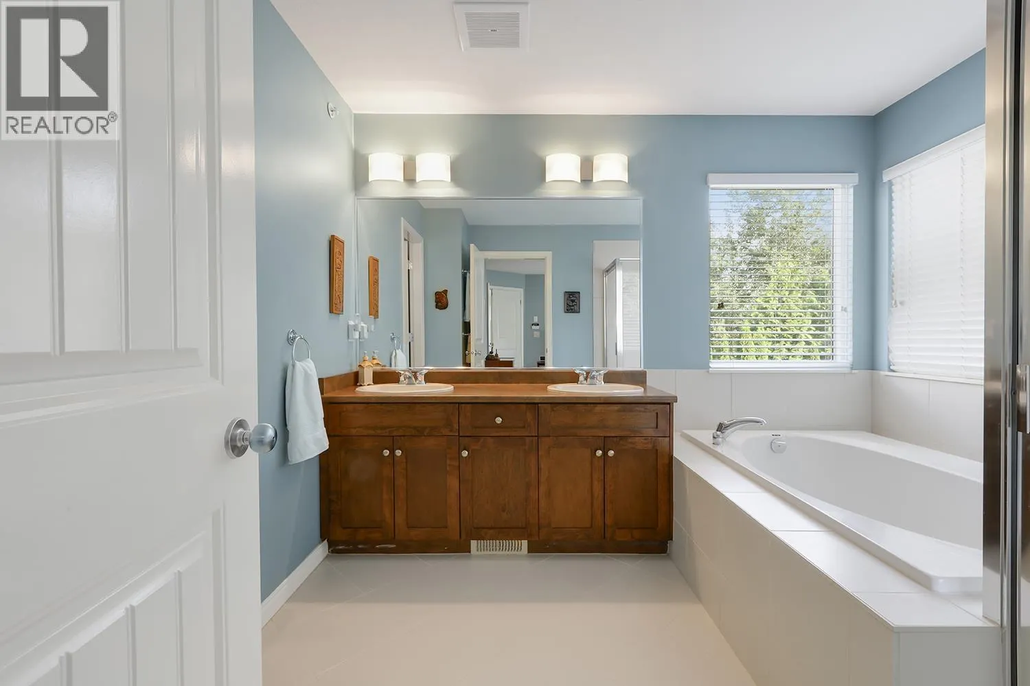 13895 DOCKSTEADER LOOP