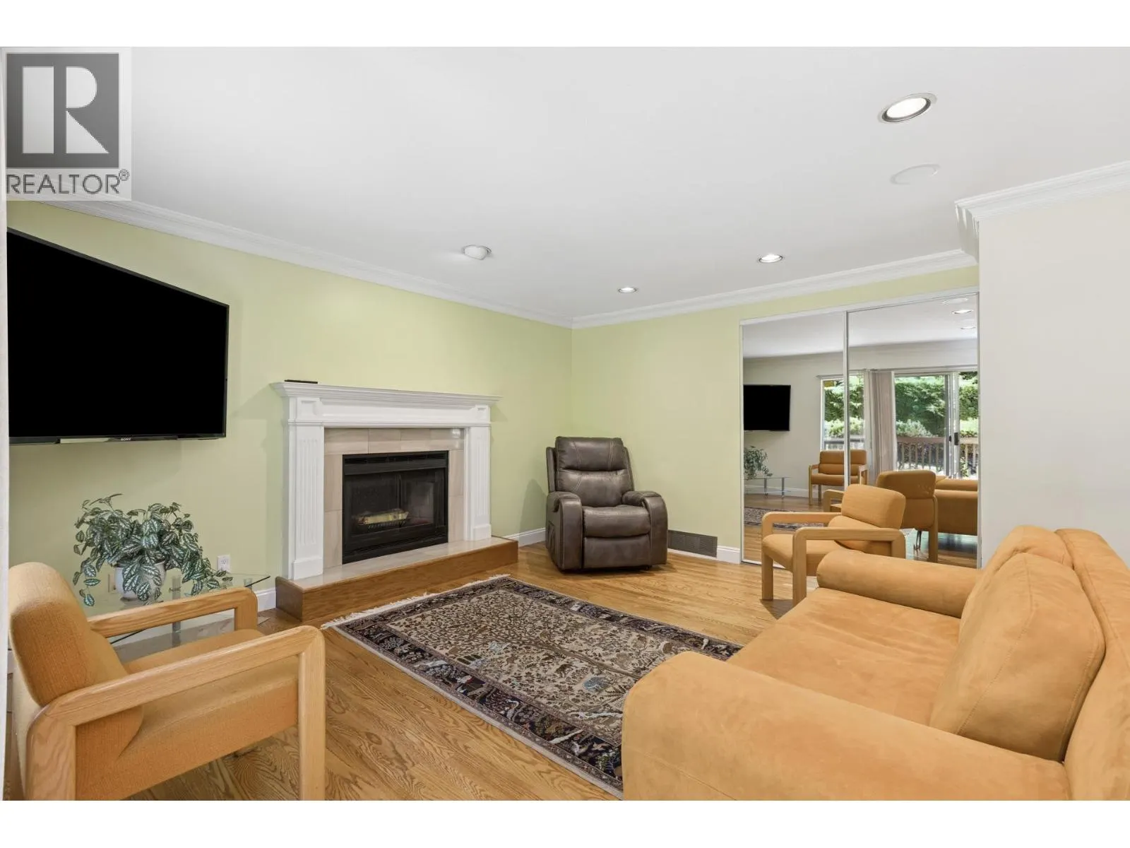 5685 NANCY GREENE WAY
