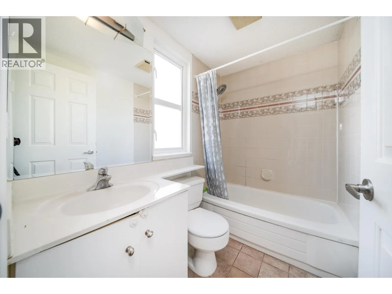 302 8728 SW MARINE DRIVE