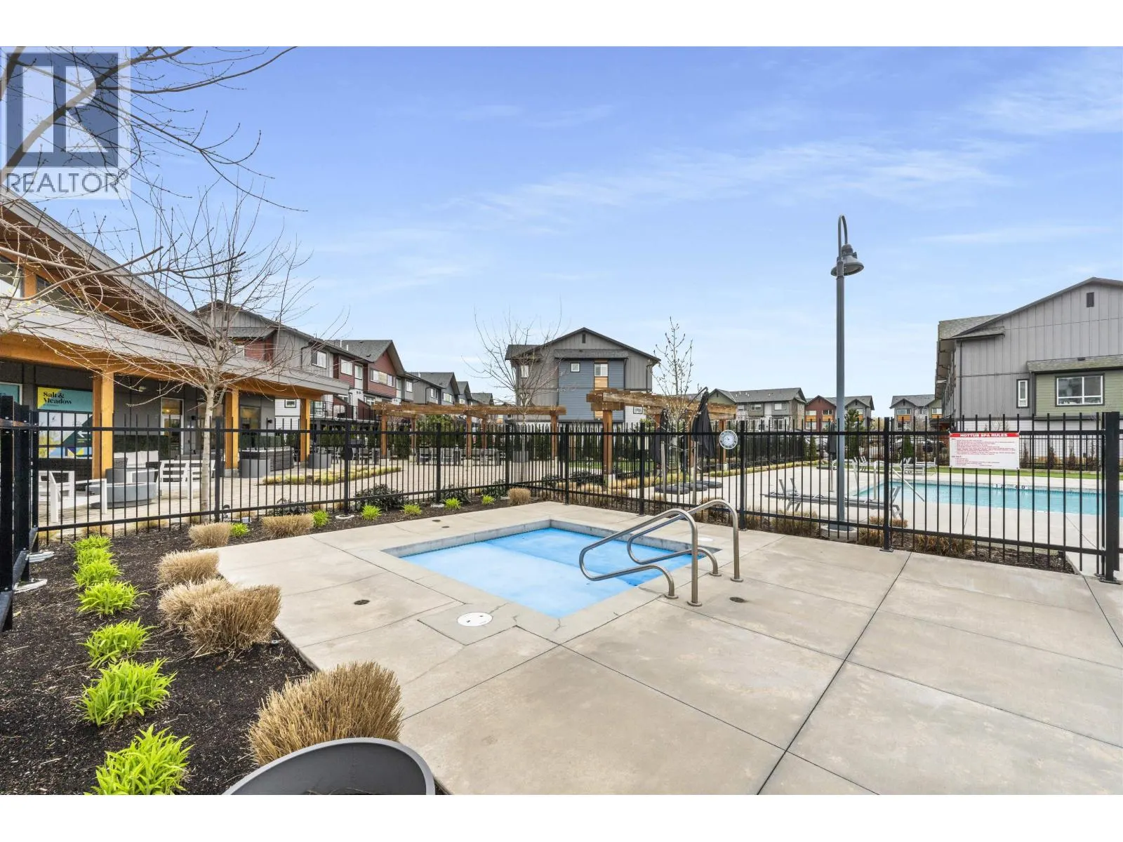 4 4375 CORMORANT WAY