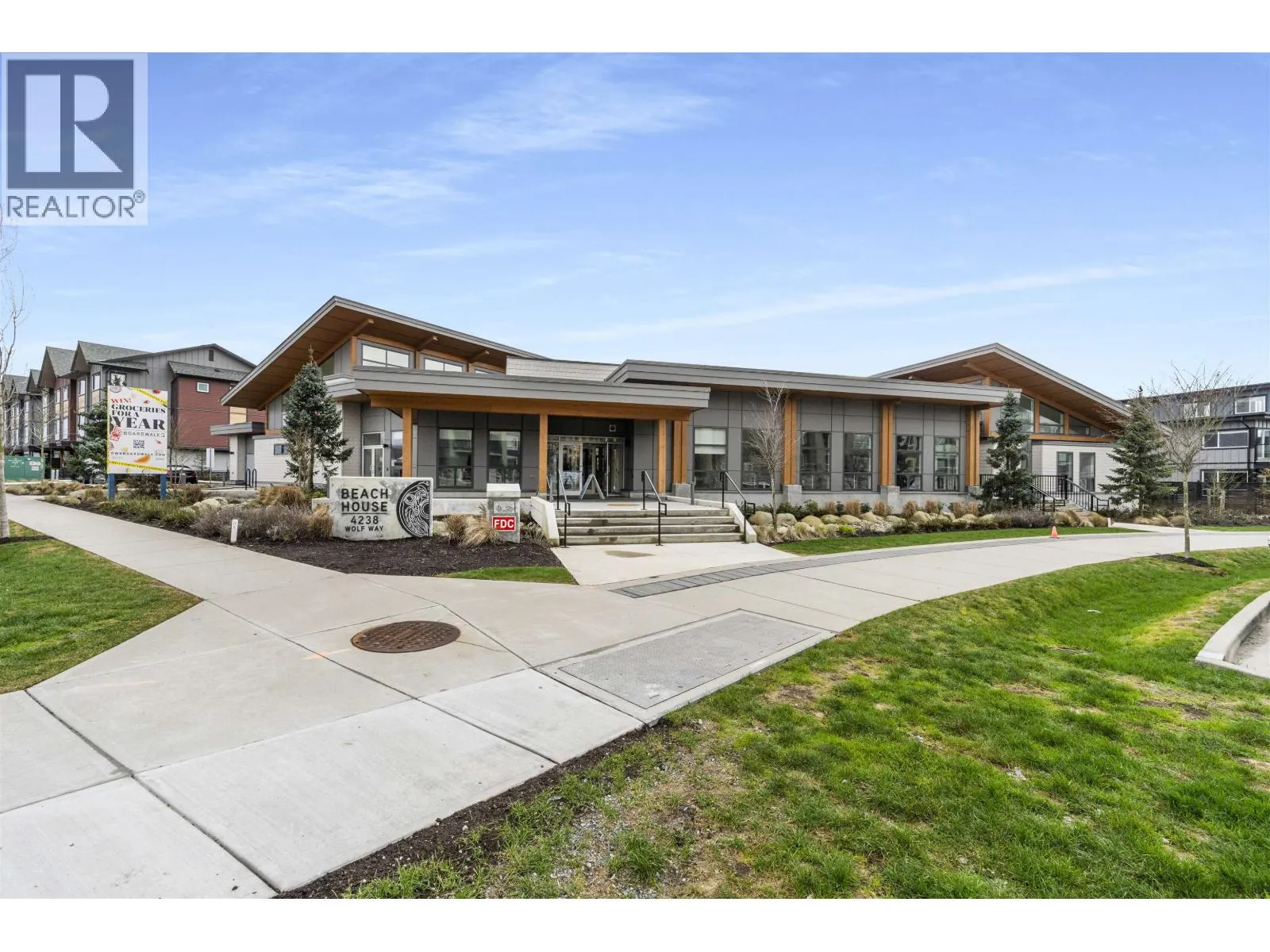 4 4375 CORMORANT WAY