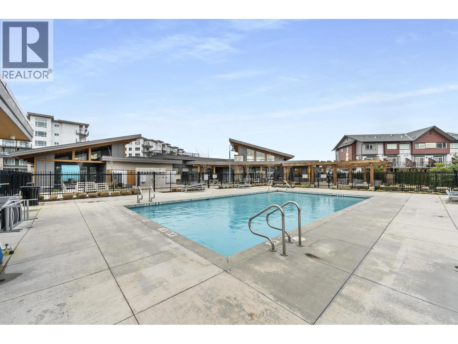 4 4375 CORMORANT WAY