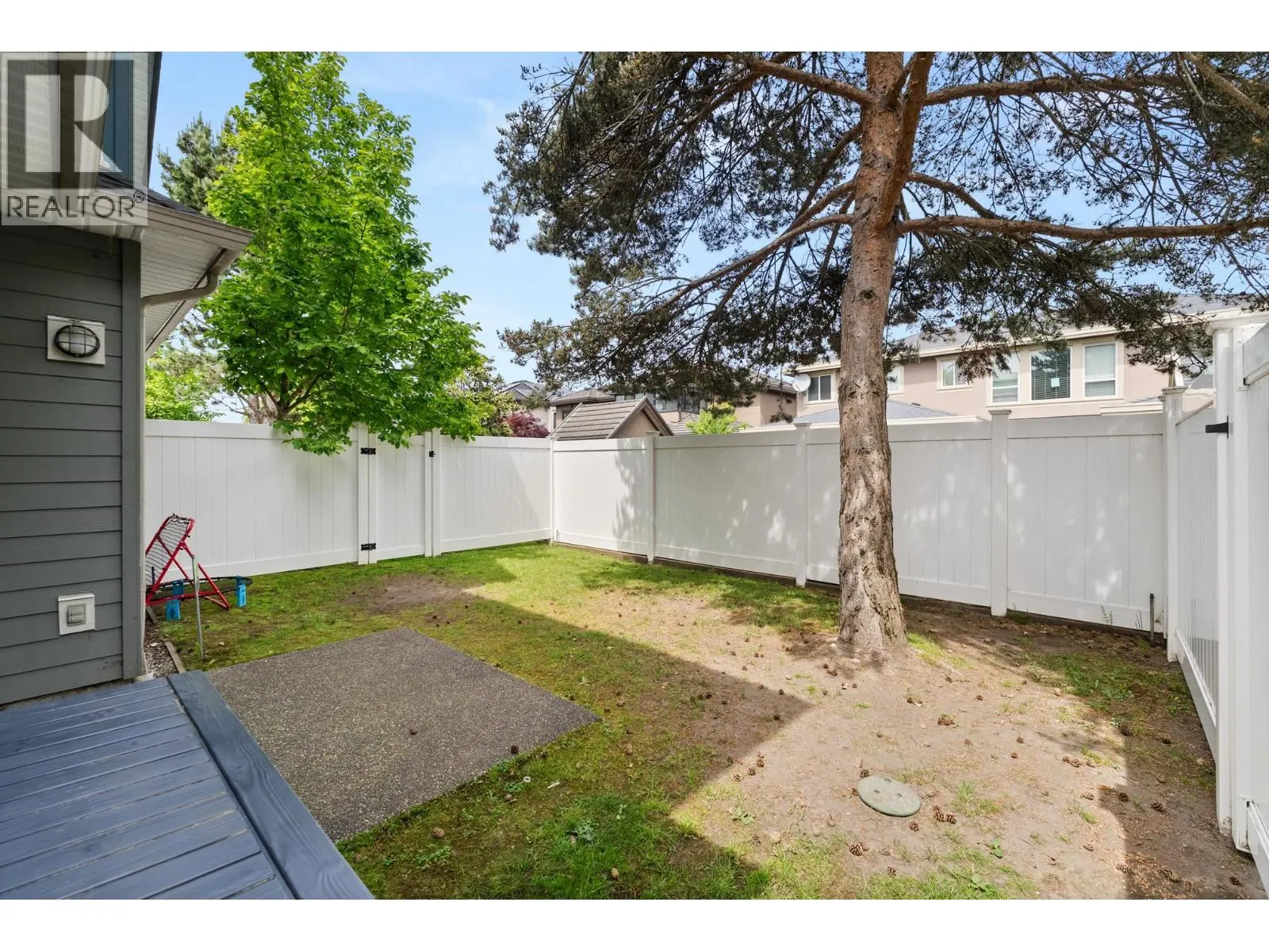 22 11393 STEVESTON HIGHWAY