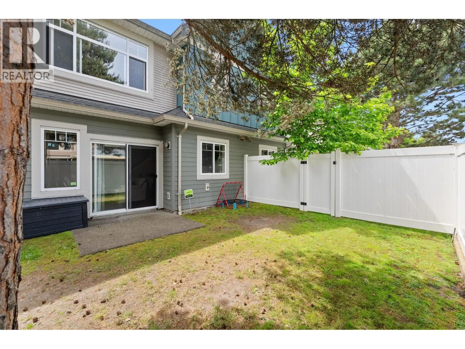22 11393 STEVESTON HIGHWAY
