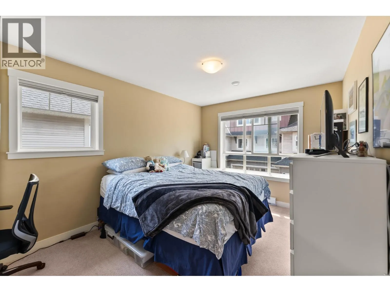 22 11393 STEVESTON HIGHWAY
