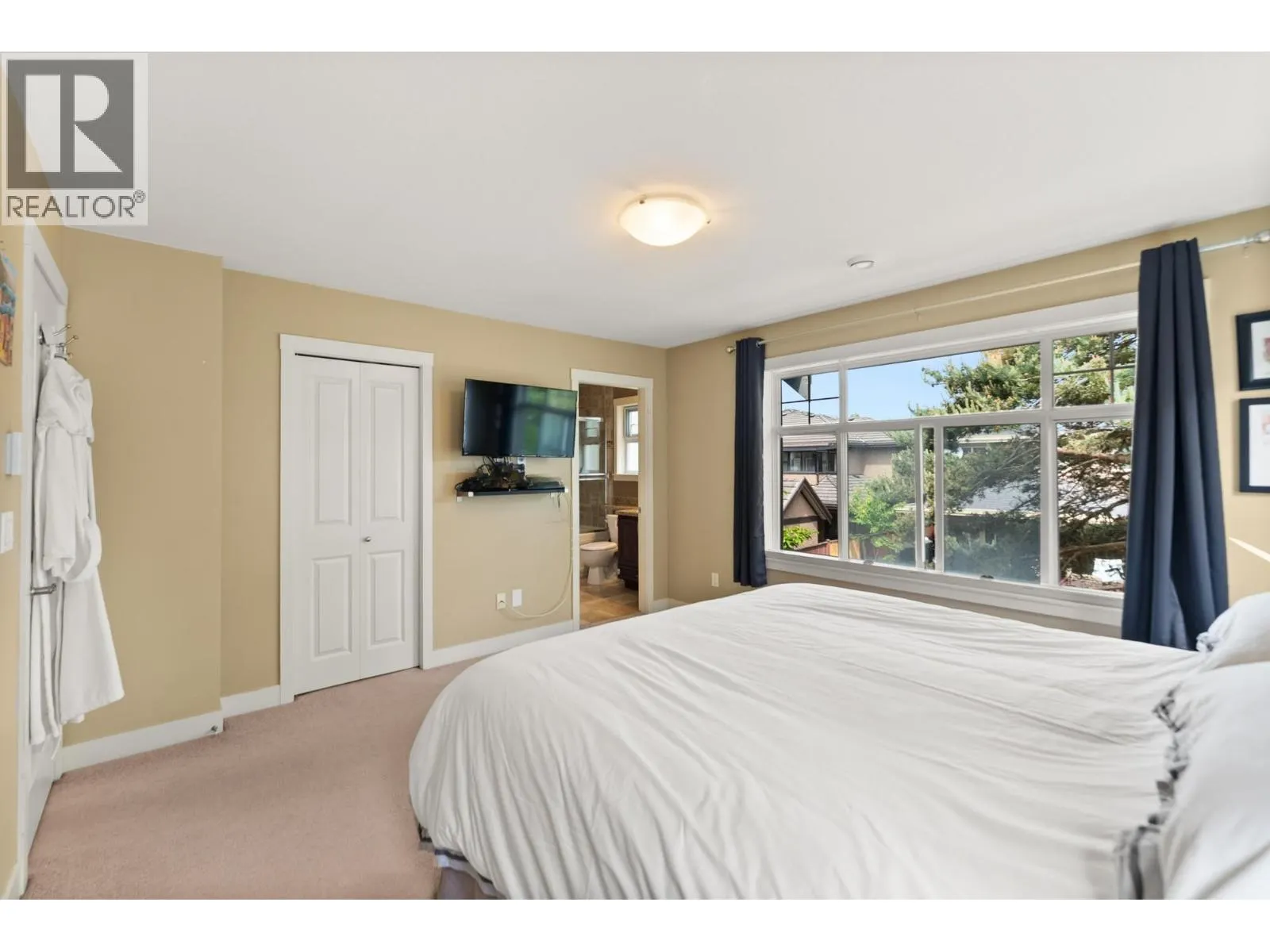 22 11393 STEVESTON HIGHWAY