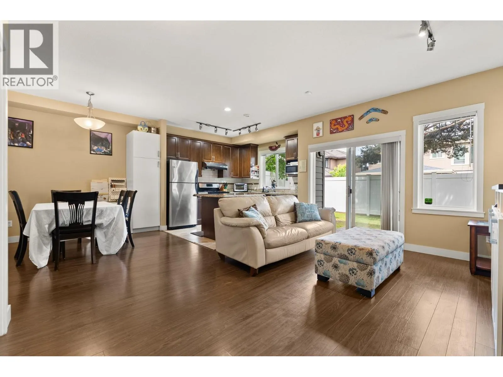 22 11393 STEVESTON HIGHWAY