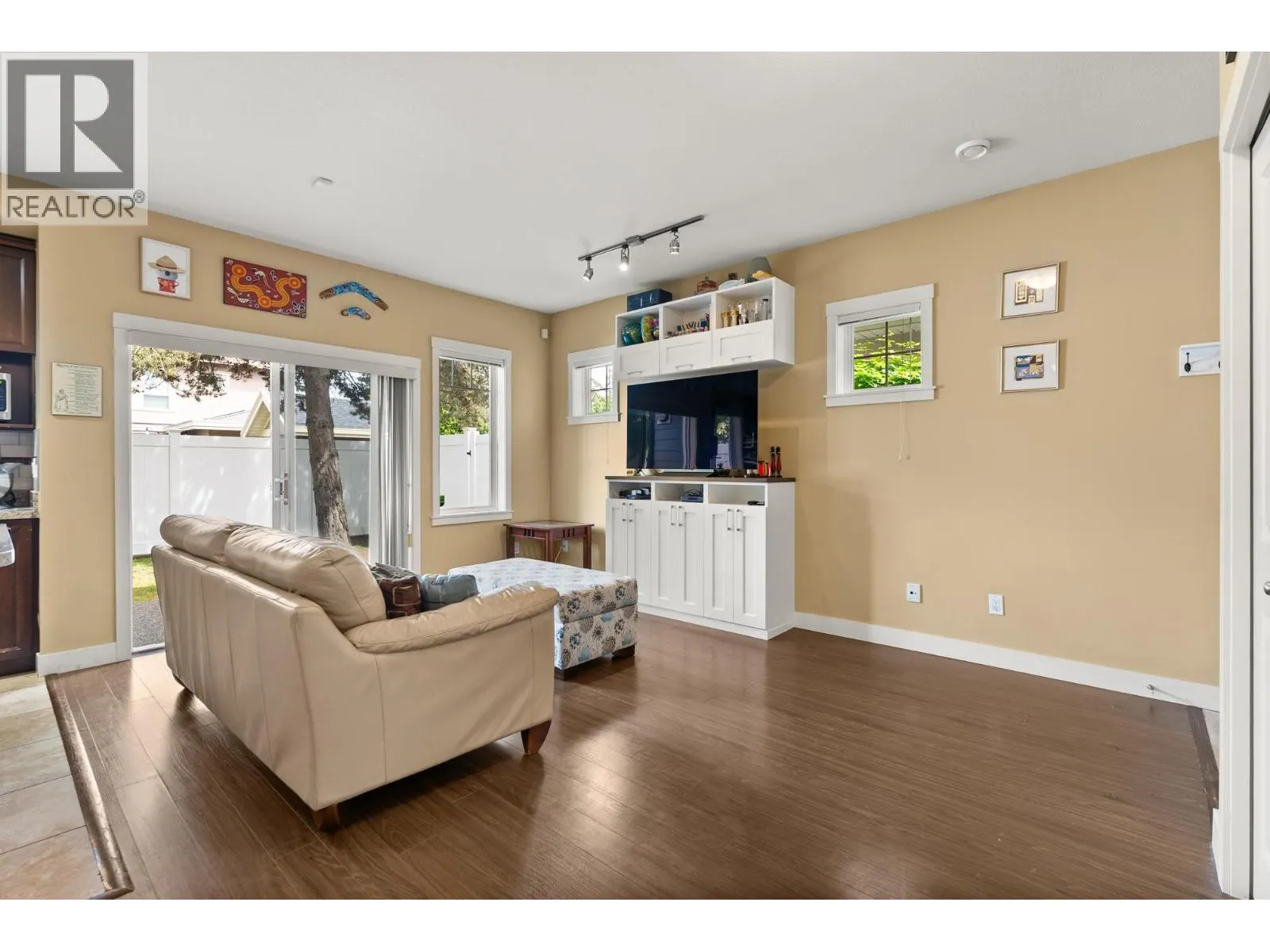 22 11393 STEVESTON HIGHWAY