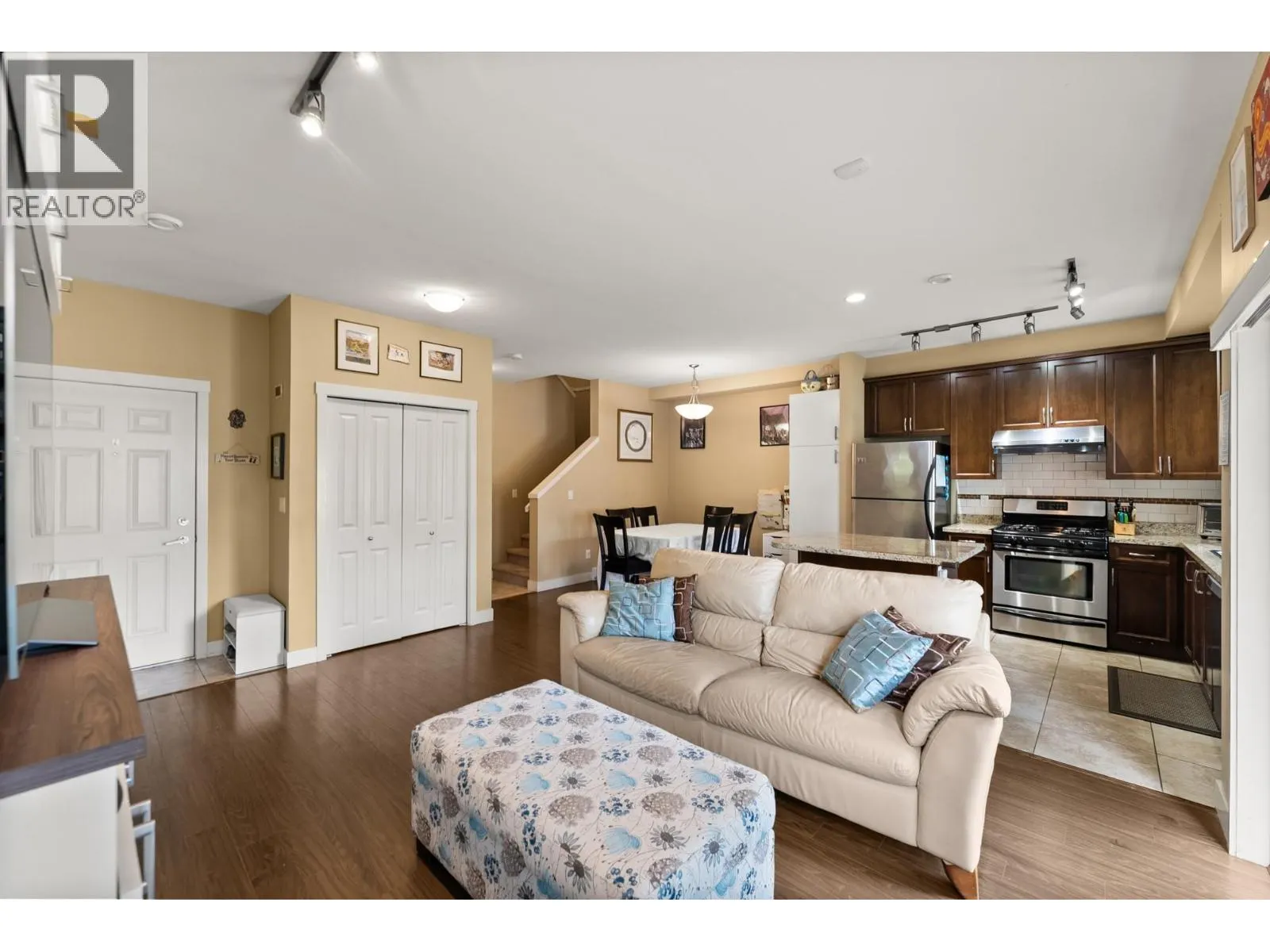 22 11393 STEVESTON HIGHWAY