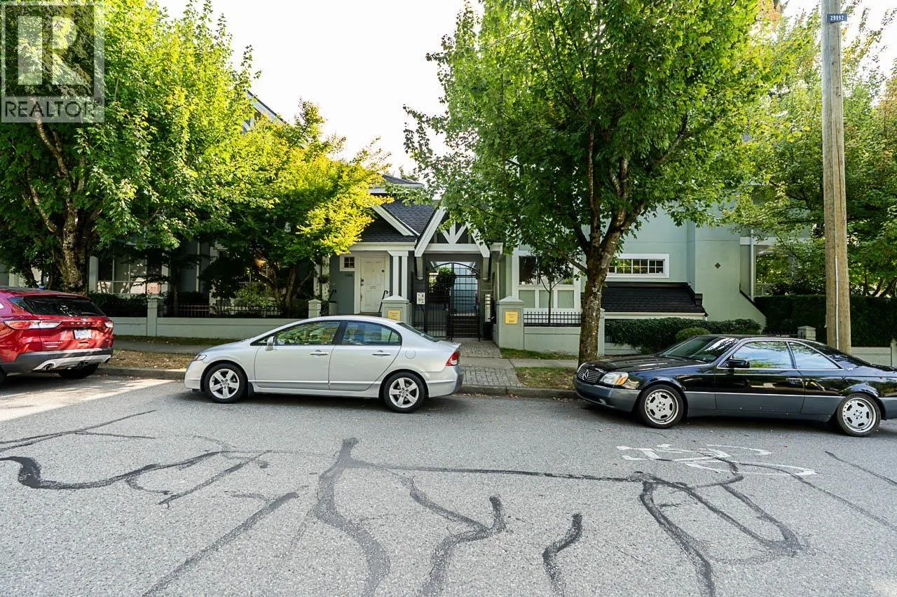 102 3188 CAMOSUN STREET