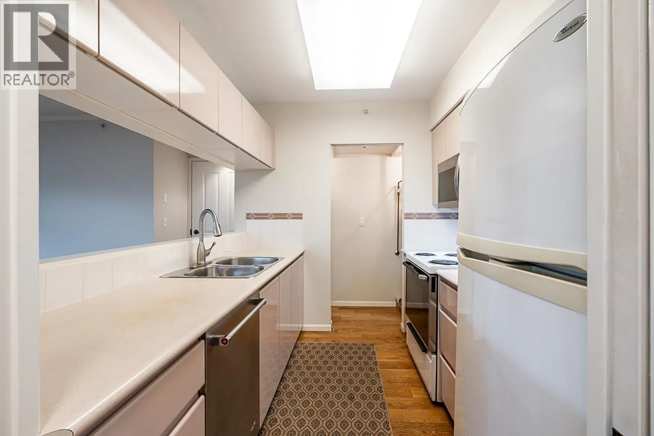 102 3188 CAMOSUN STREET