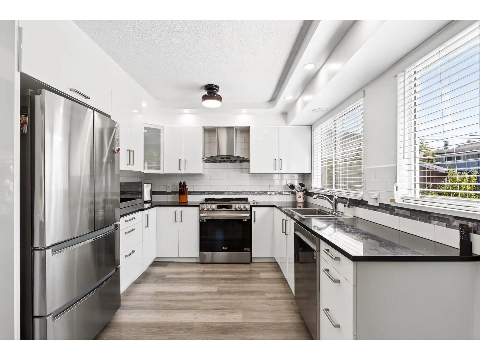 11906 100 AVENUE