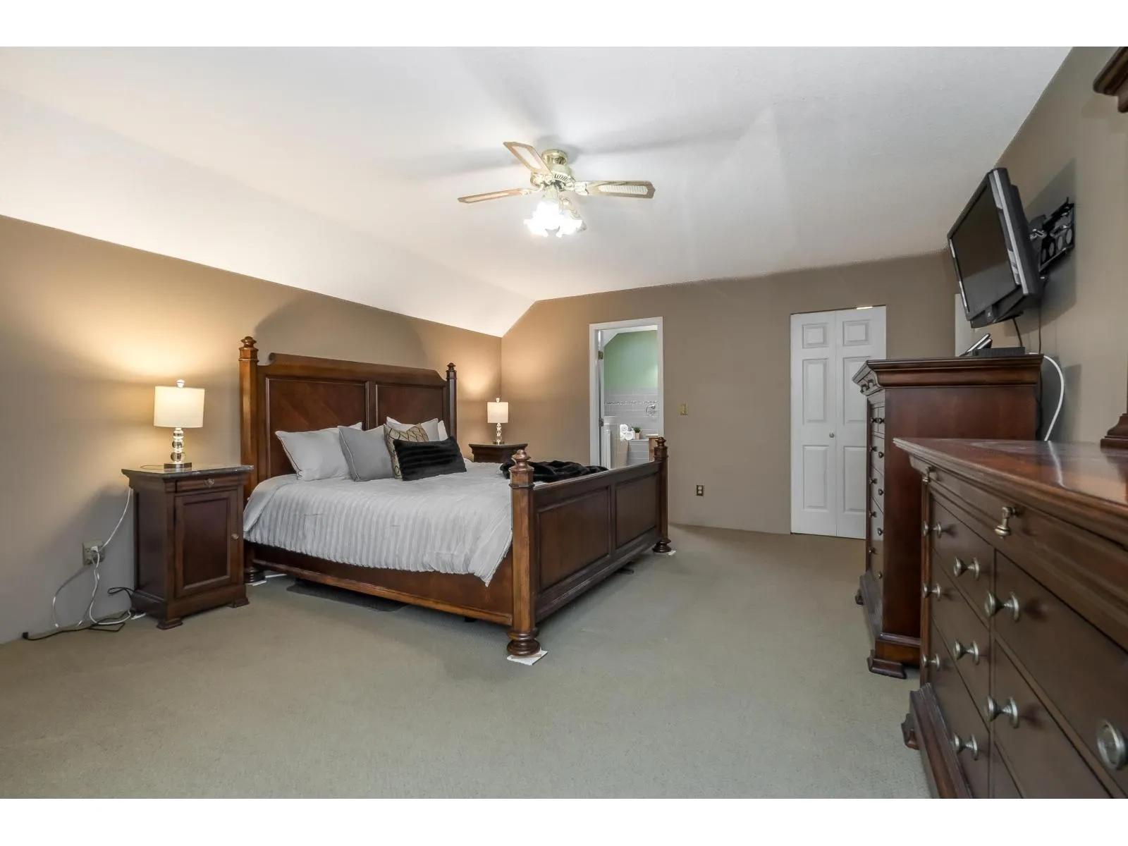 15336 KILLARNEY CLOSE