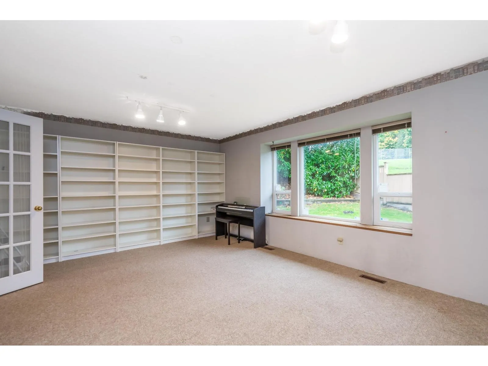 15336 KILLARNEY CLOSE