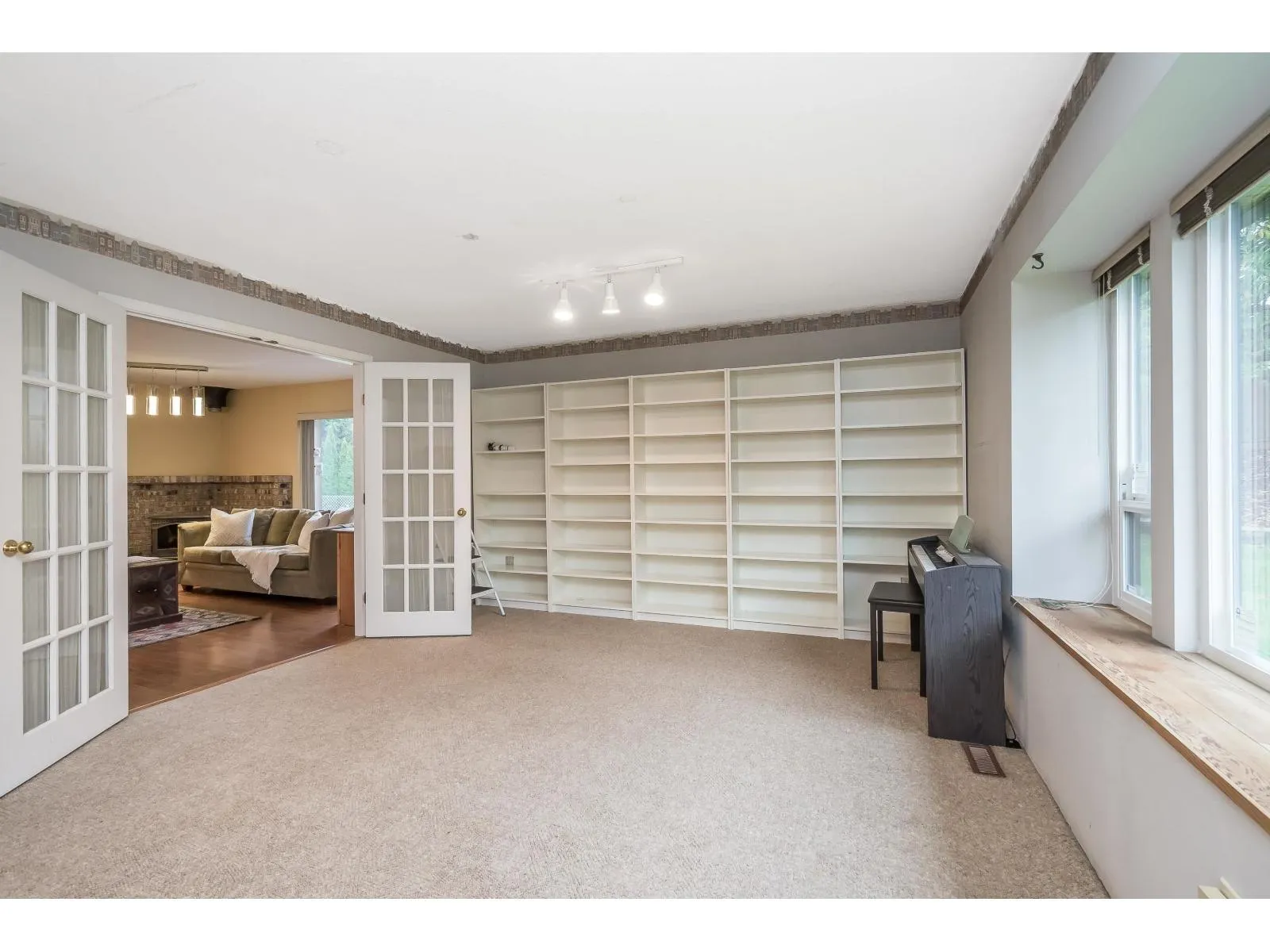 15336 KILLARNEY CLOSE