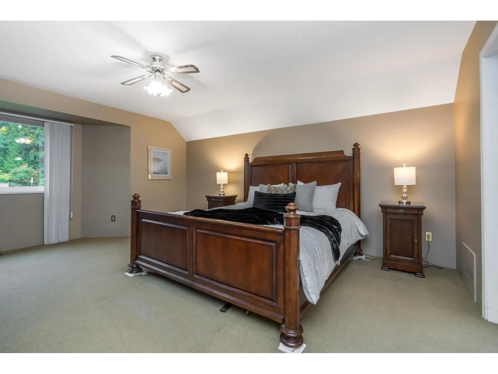 15336 KILLARNEY CLOSE