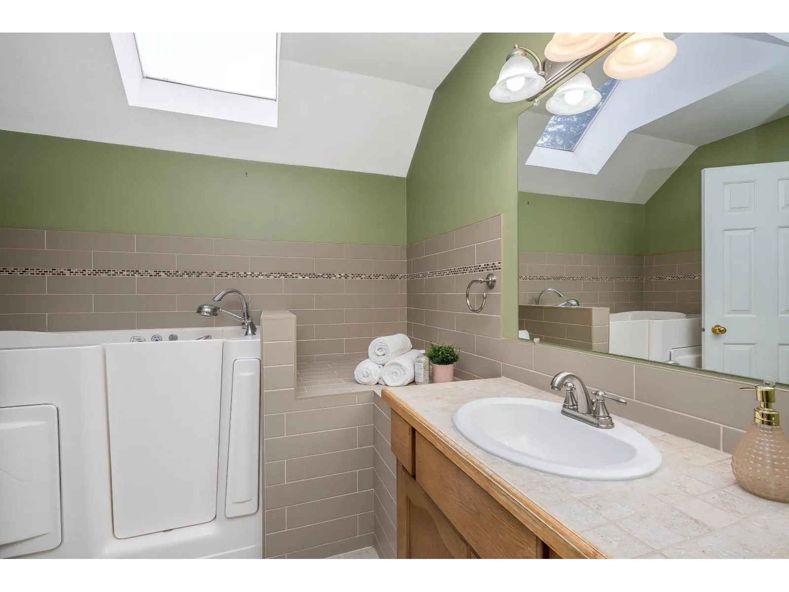 15336 KILLARNEY CLOSE