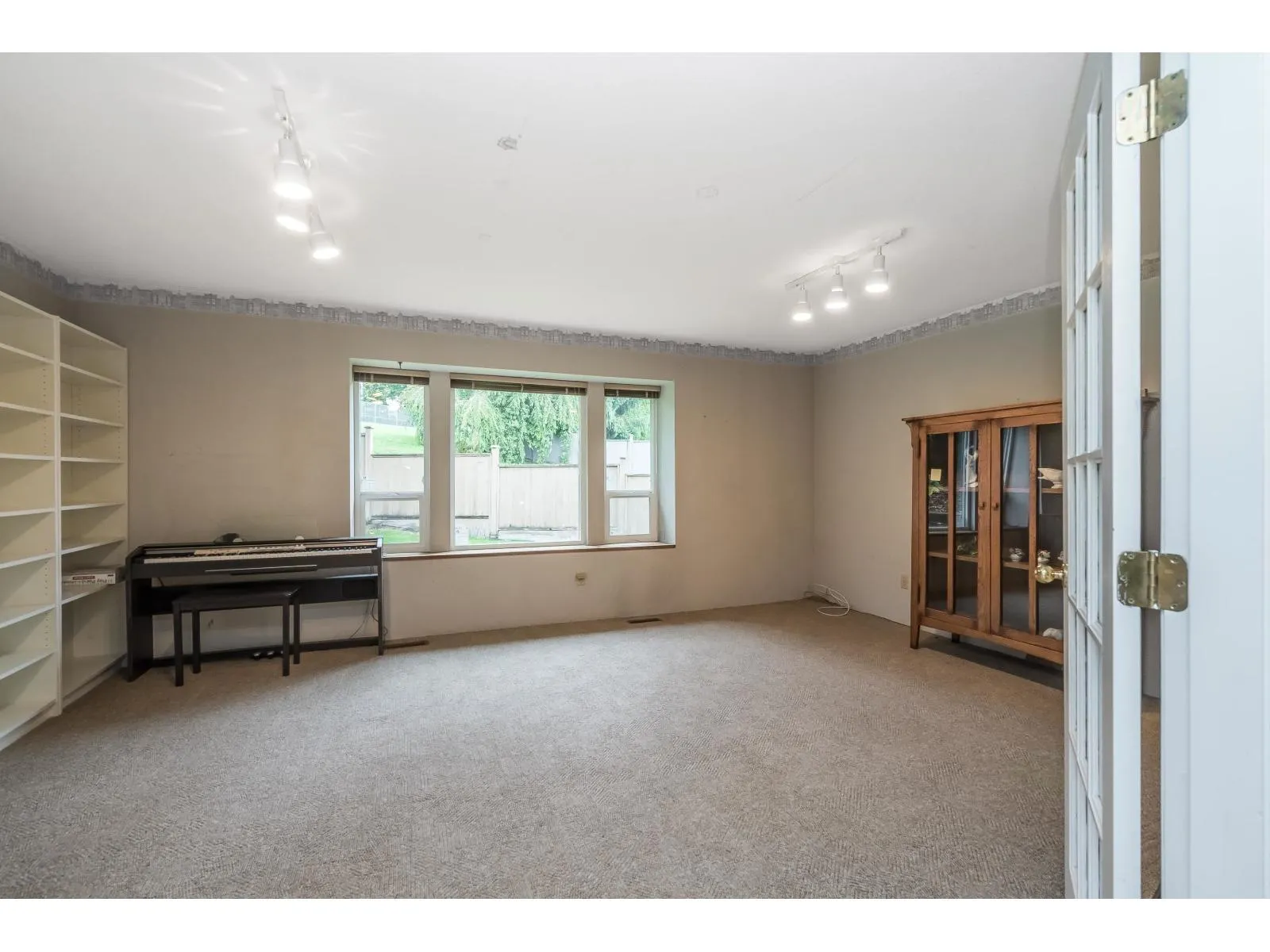 15336 KILLARNEY CLOSE