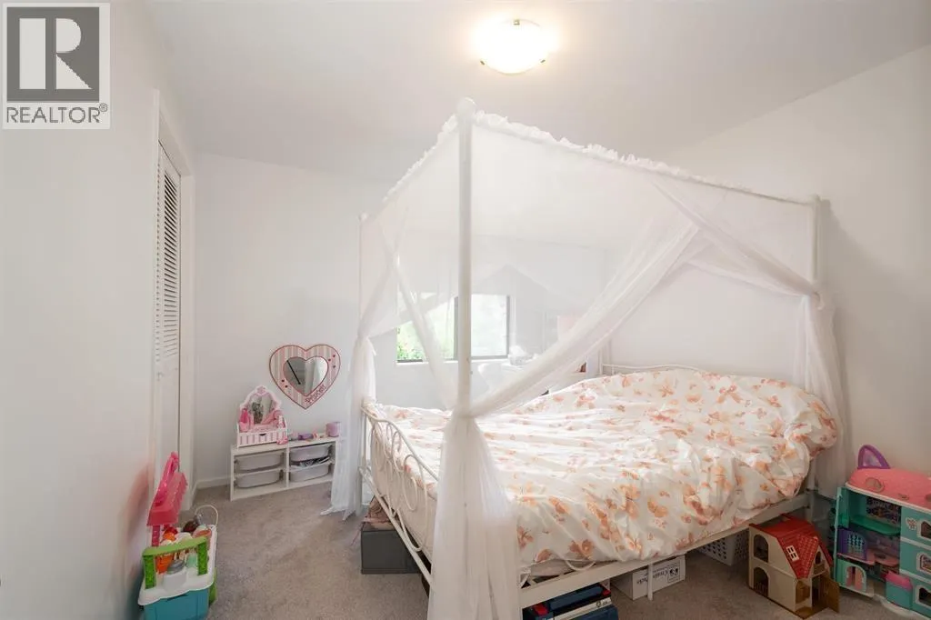 2364 MARINE DRIVE