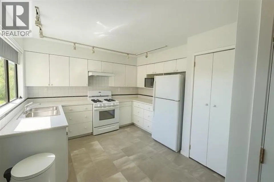 2364 MARINE DRIVE
