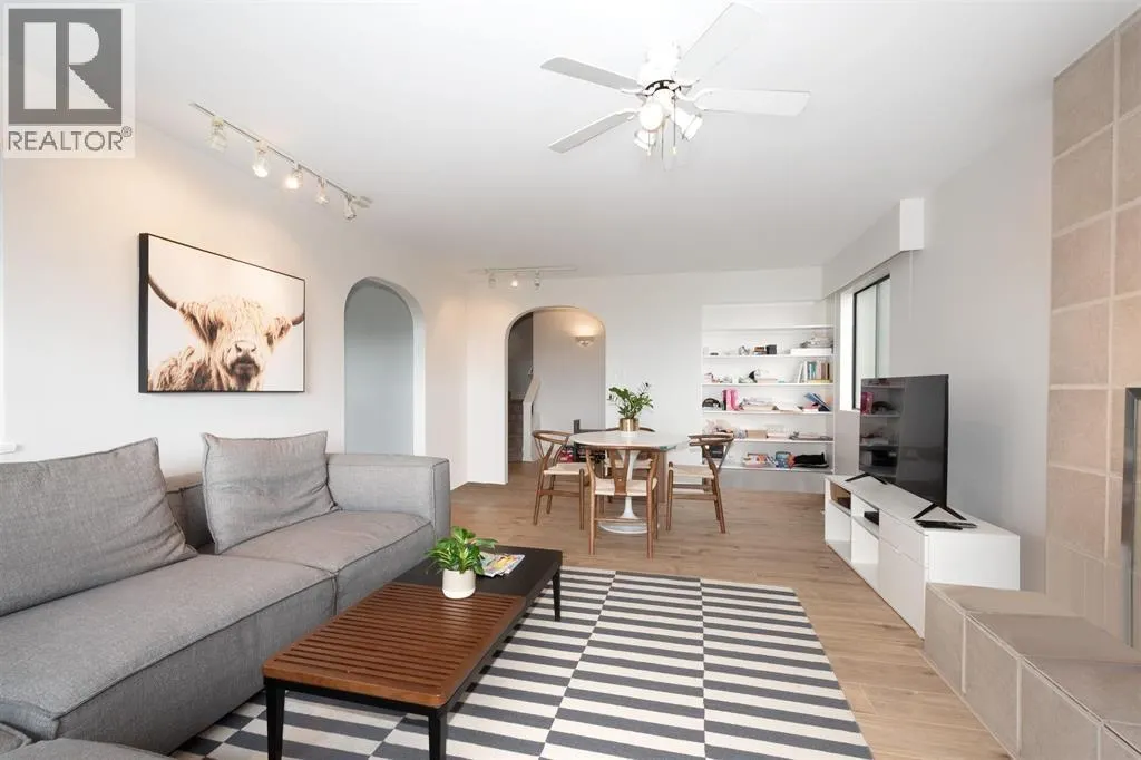 2364 MARINE DRIVE